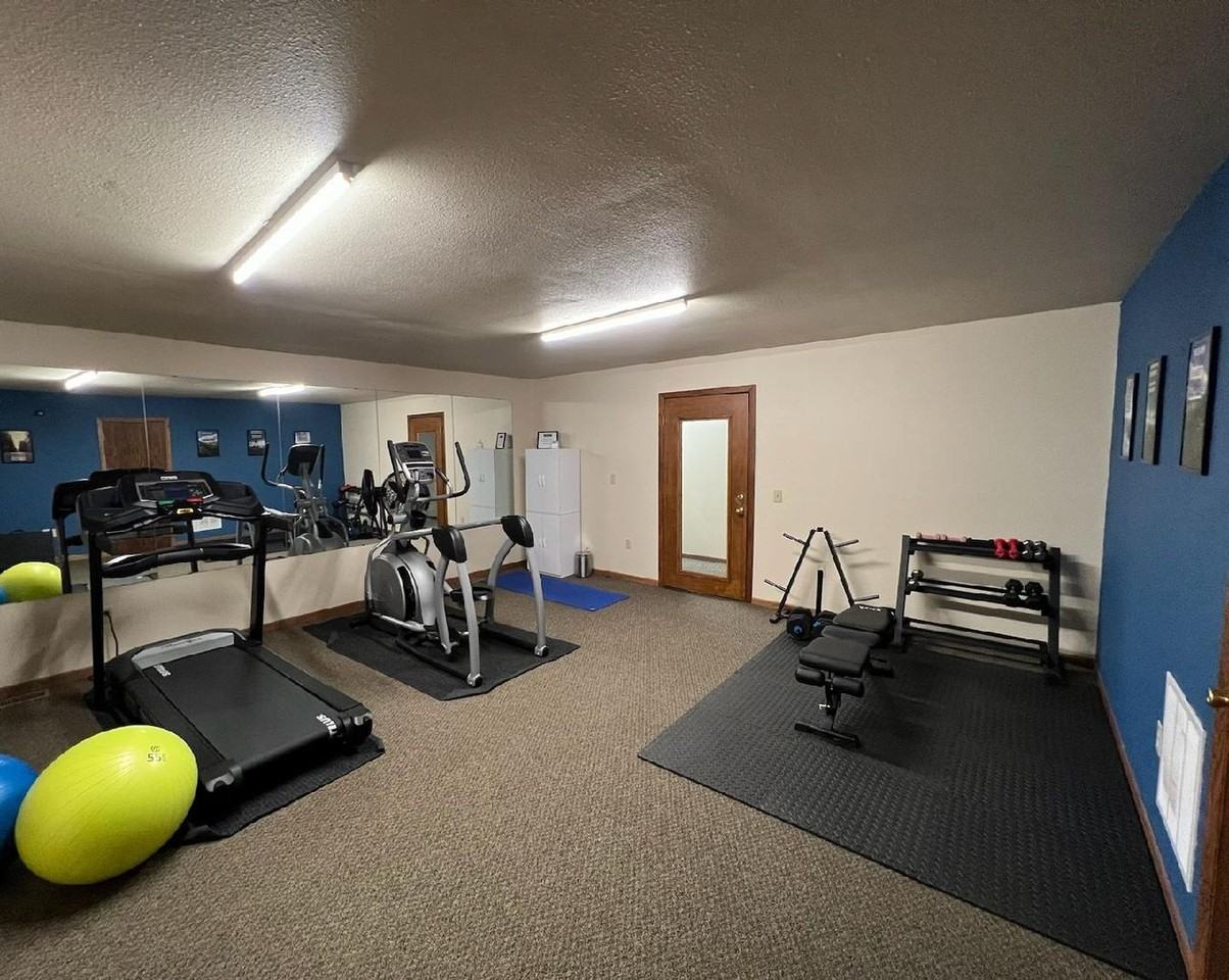 501 South Midvale Boulevard - Photo 7 of 24