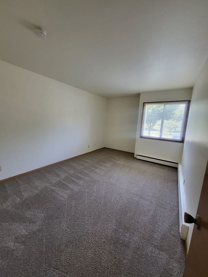 501 South Midvale Boulevard - Photo 3 of 20