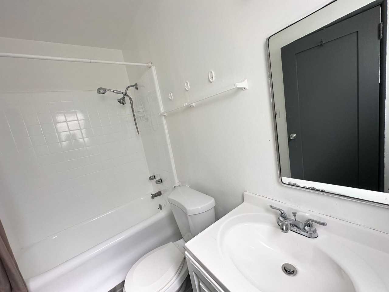 832 Hilgard Westwood Hall - Photo 5 of 26