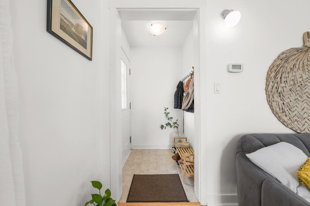 11315 58 St Nw #1 - Photo 3 of 40