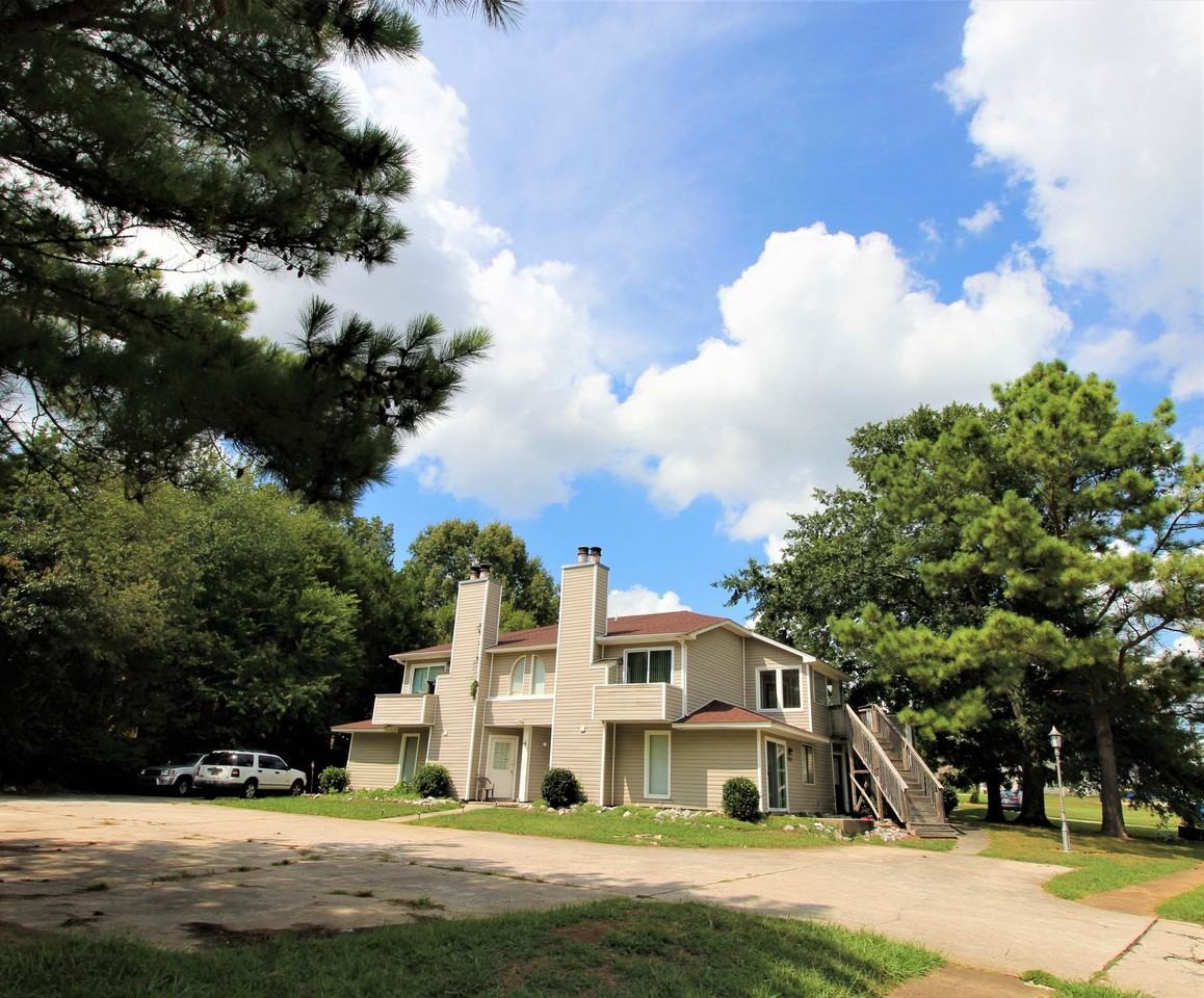 2704 Lantern Walk Se #G - Photo 2 of 12