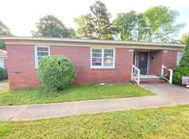 featured image of 1404 Oakwood Ave