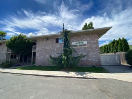 featured image of Oak Grove Apartments