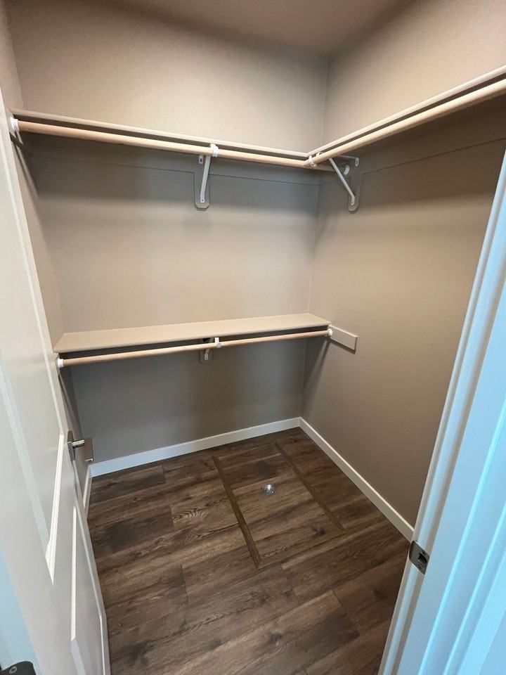 2539 NE Studio Rd - Photo 6 of 44