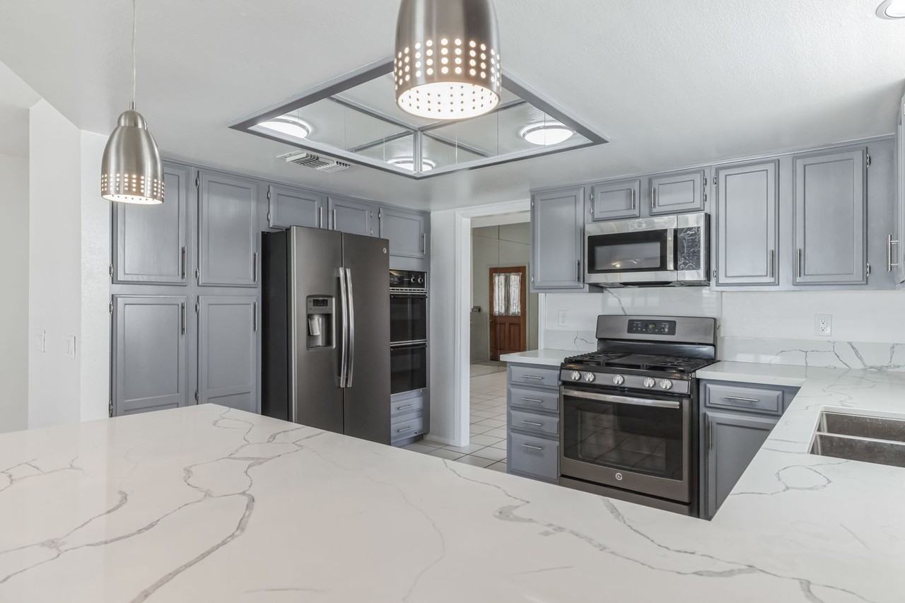 29700 Avenida La Vis - Photo 2 of 29