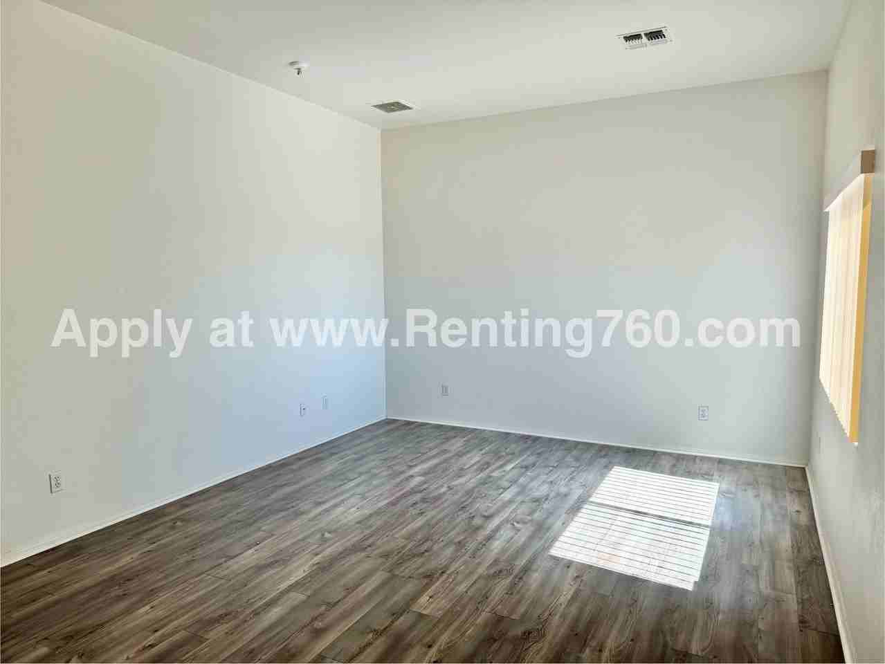 6452 Timothy Ave - Photo 5 of 32