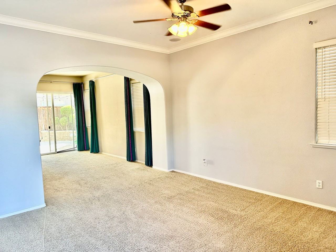 4048 W Apple Tree Ln - Photo 4 of 22