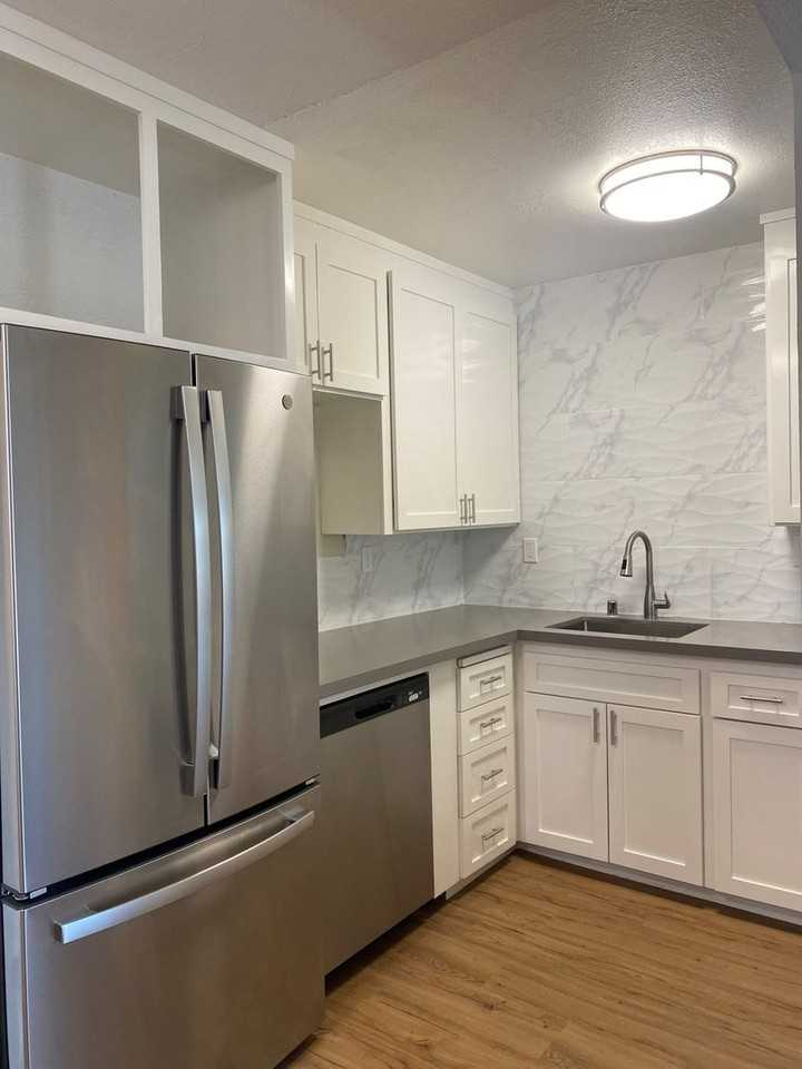 The Saratoga Savoy Apartments - Photo 2 of 11