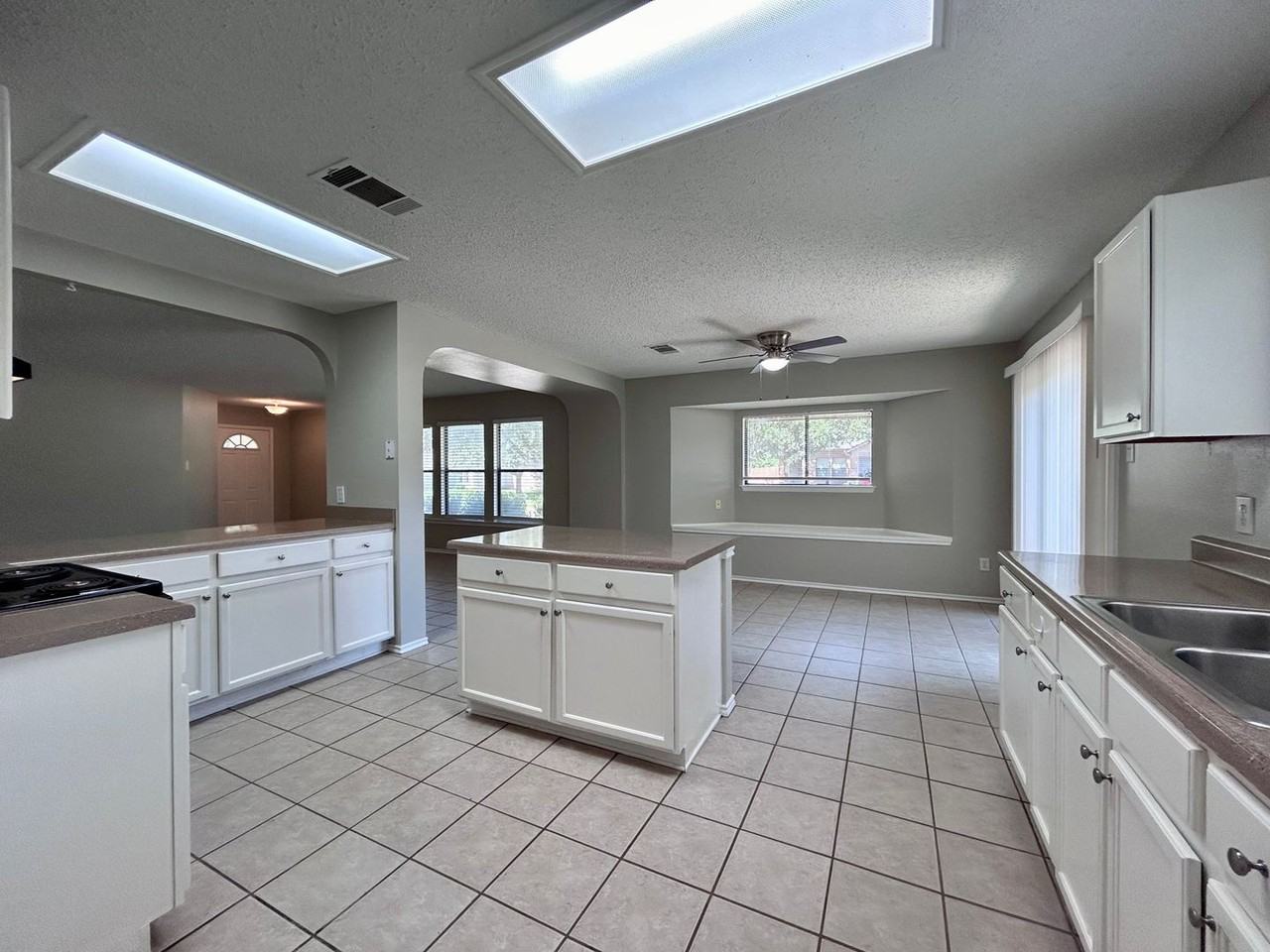 3647 Bass Loop - Photo 3 of 18