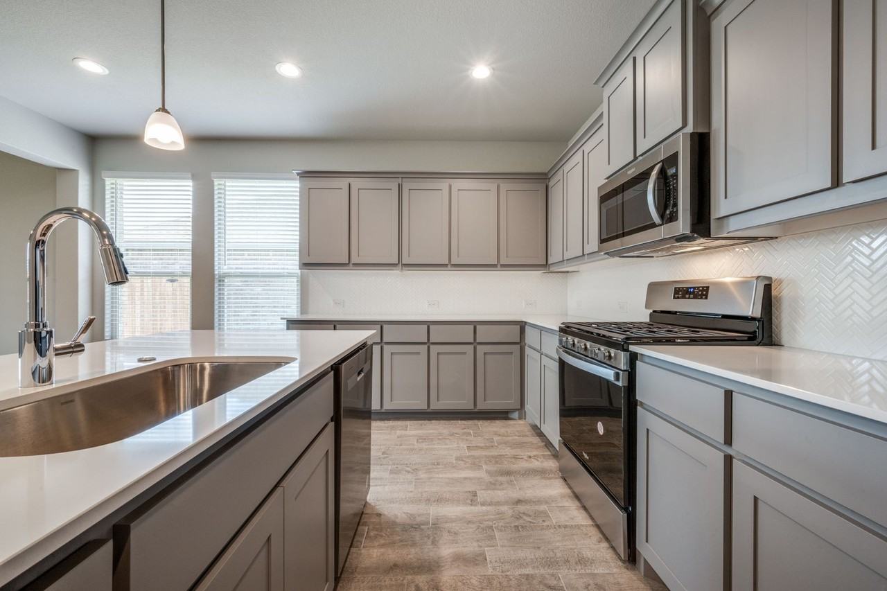 5231 Meadow Ln - Photo 4 of 19