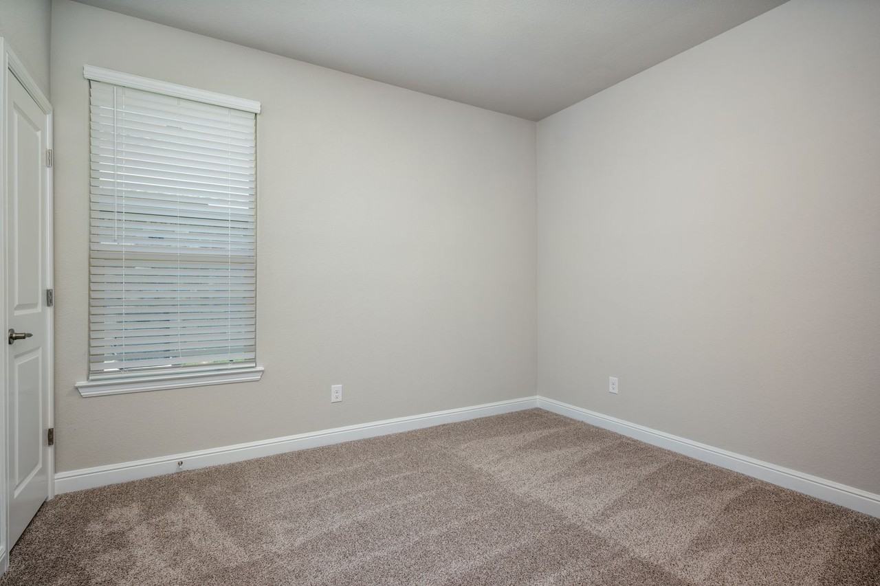 5231 Meadow Ln - Photo 7 of 19