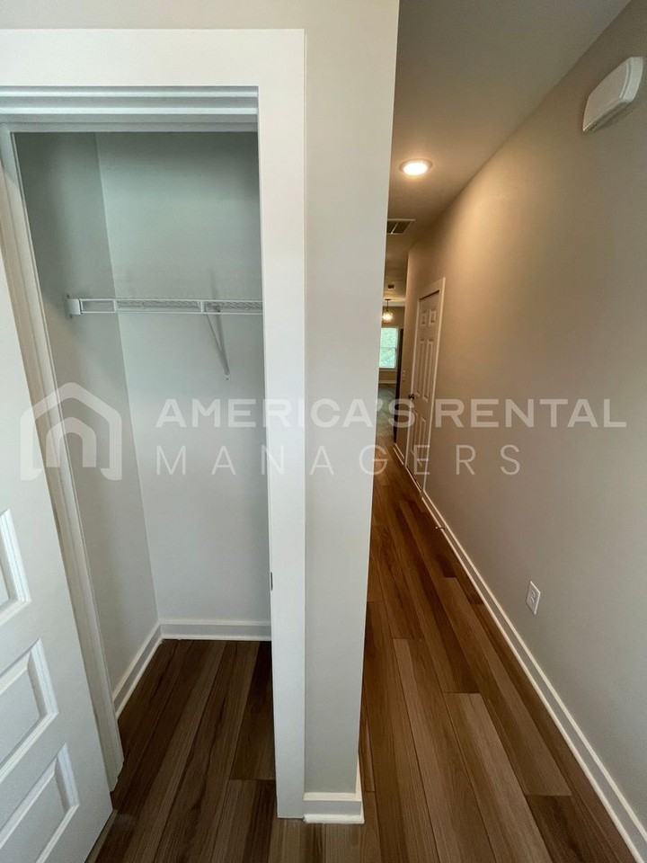 315 Shiloh Creek Dr - Photo 5 of 38