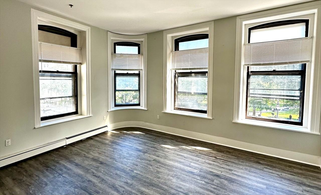 60 Franklin - Photo 2 of 12