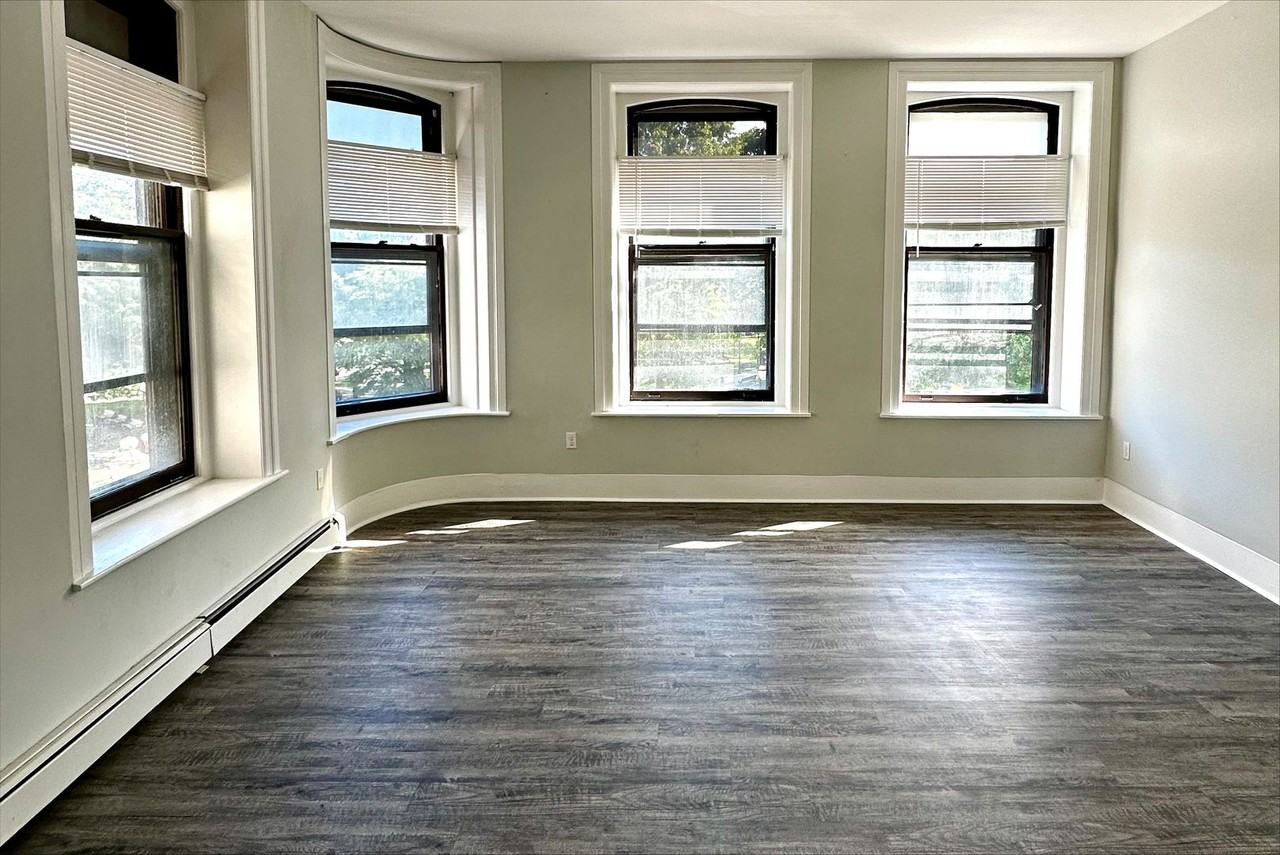 60 Franklin - Photo 3 of 12