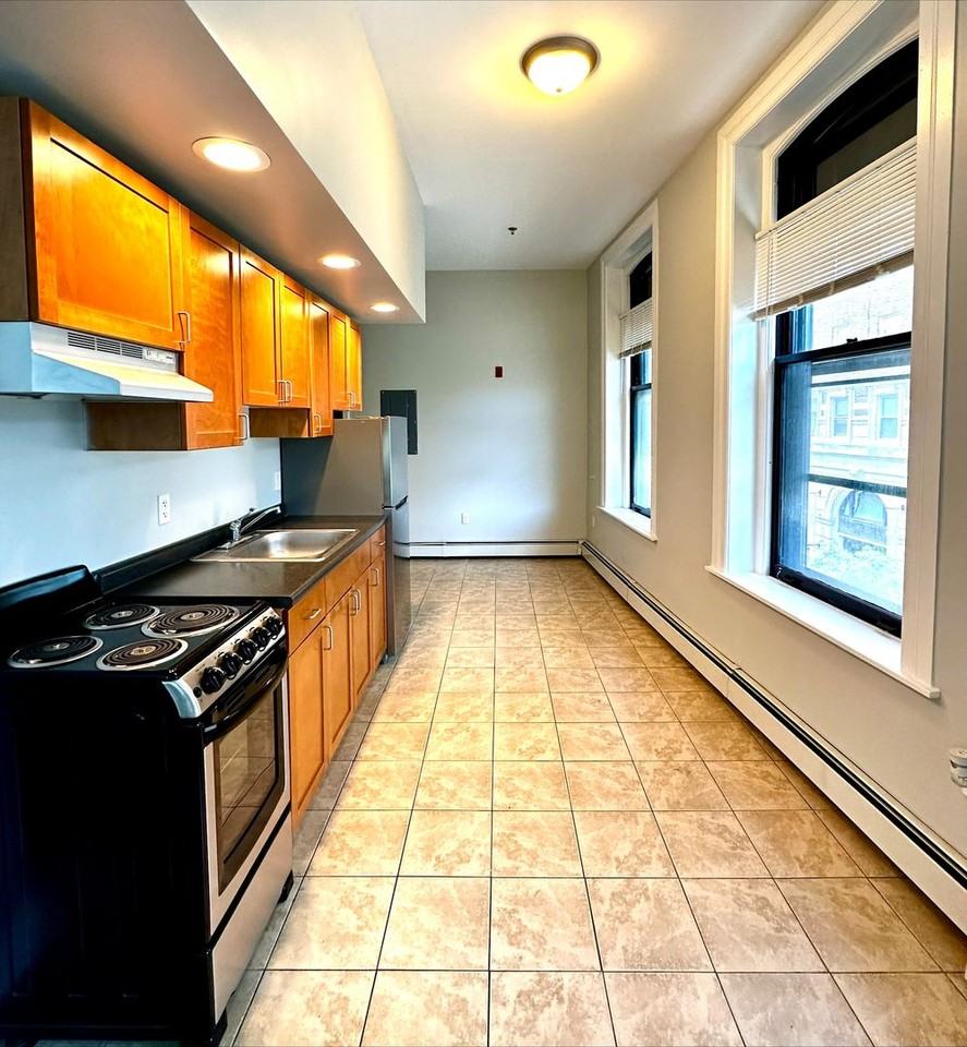 60 Franklin - Photo 4 of 12