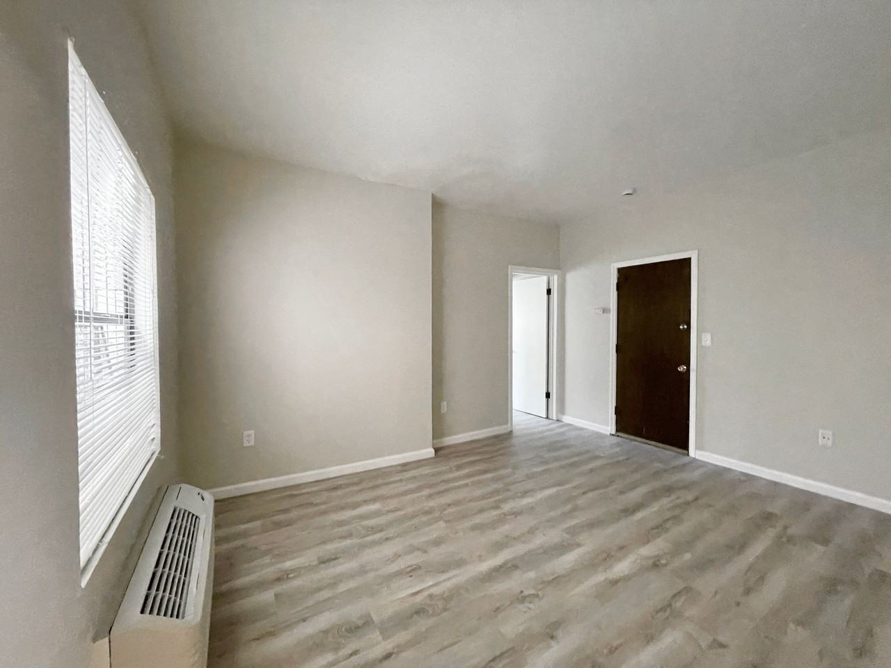 1415 G Street - Photo 3 of 16
