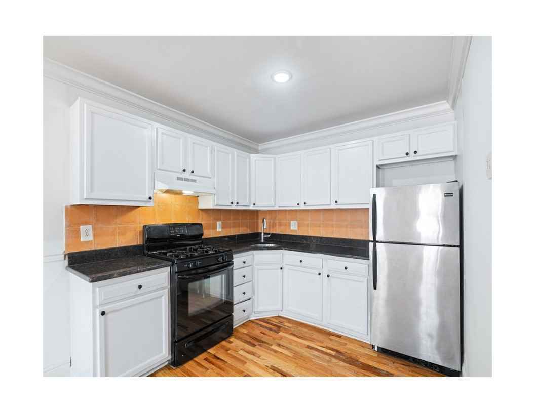 4054 Aspen Street - Photo 3 of 10