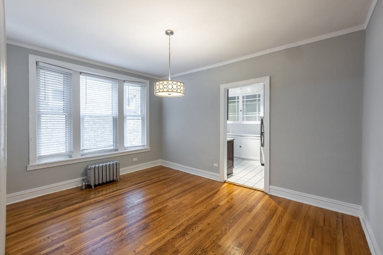 127-129 Ridge/829-833 Dobson - Photo 3 of 9