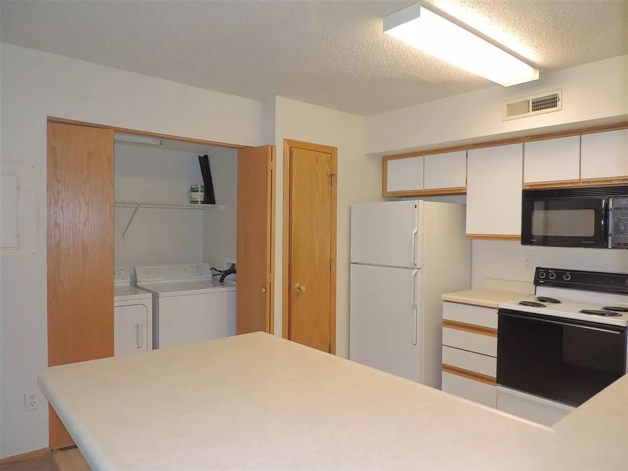 2262 Holiday Rd #102 - Photo 6 of 9