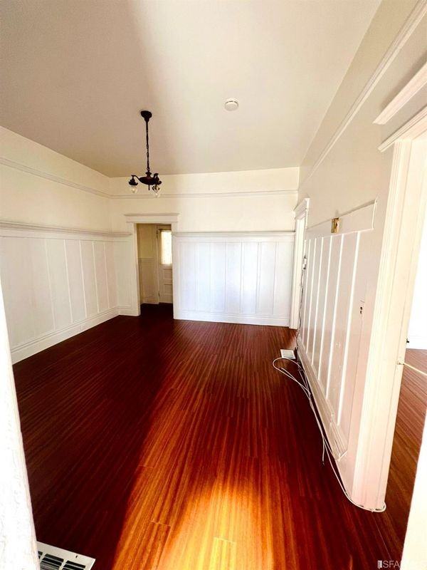 1847 Stockton St - Photo 2 of 12