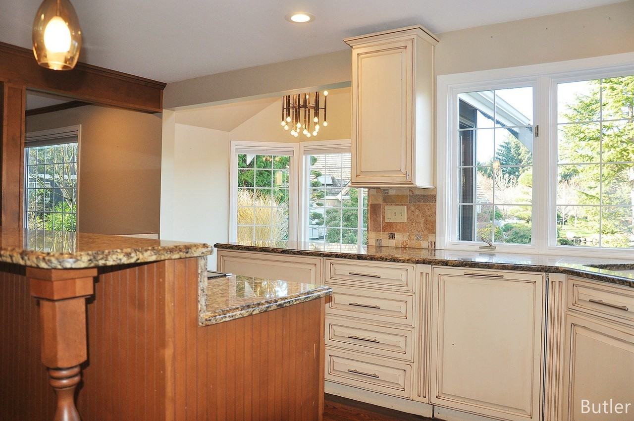 7425 81st Pl Se - Photo 2 of 34