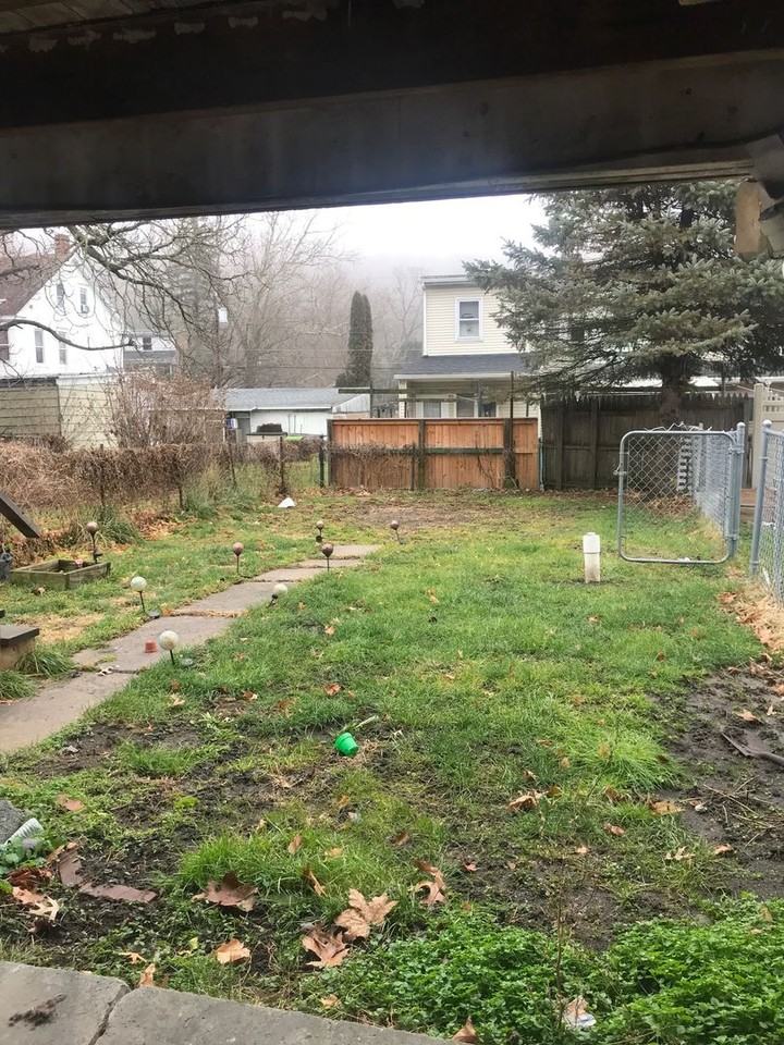 519 N Railroad St - Photo 2 of 12
