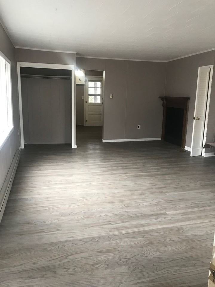 519 N Railroad St - Photo 3 of 12