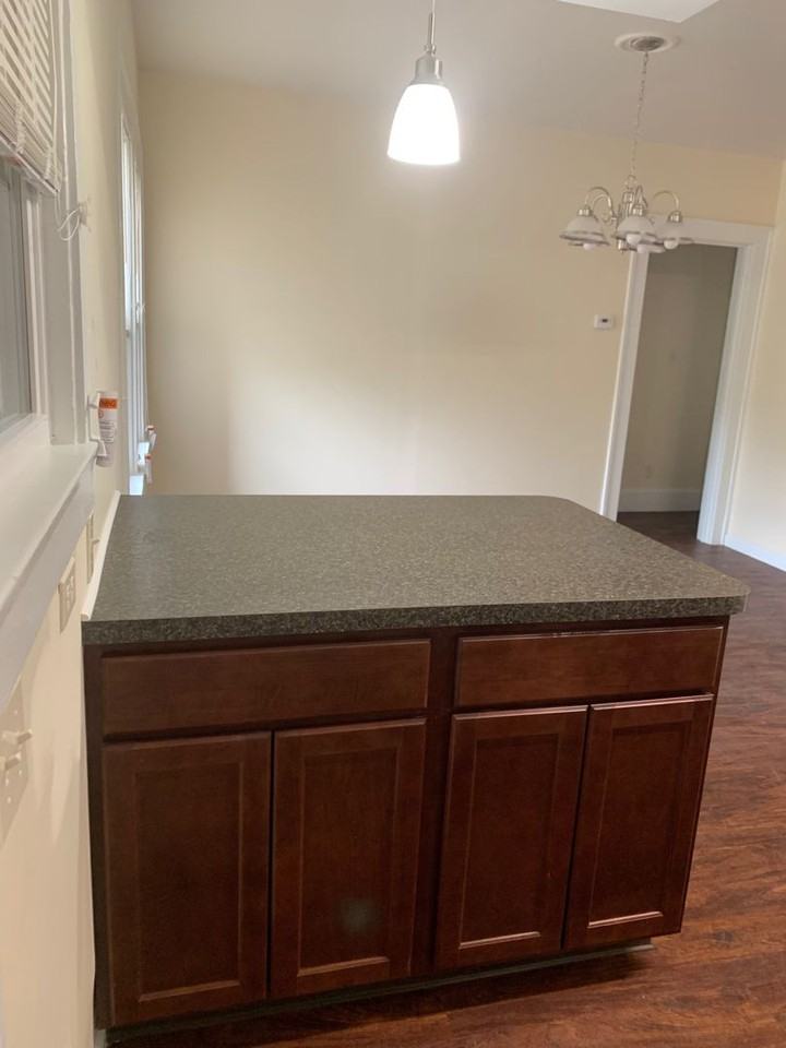 135 E Broadway Ave - Photo 3 of 8