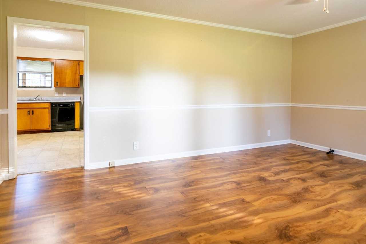 1134 Wynnewood Dr - Photo 2 of 24