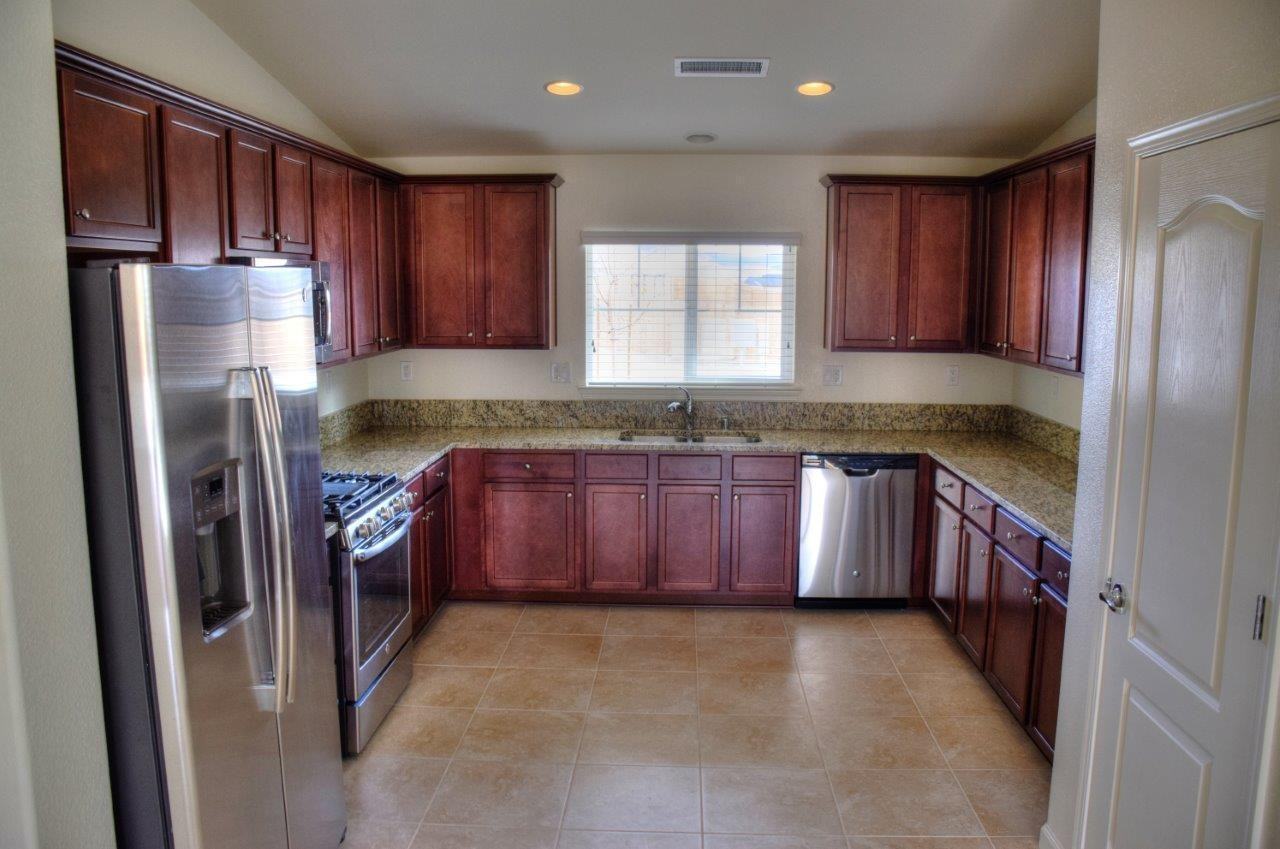 117 Solomon Rd - Photo 2 of 12