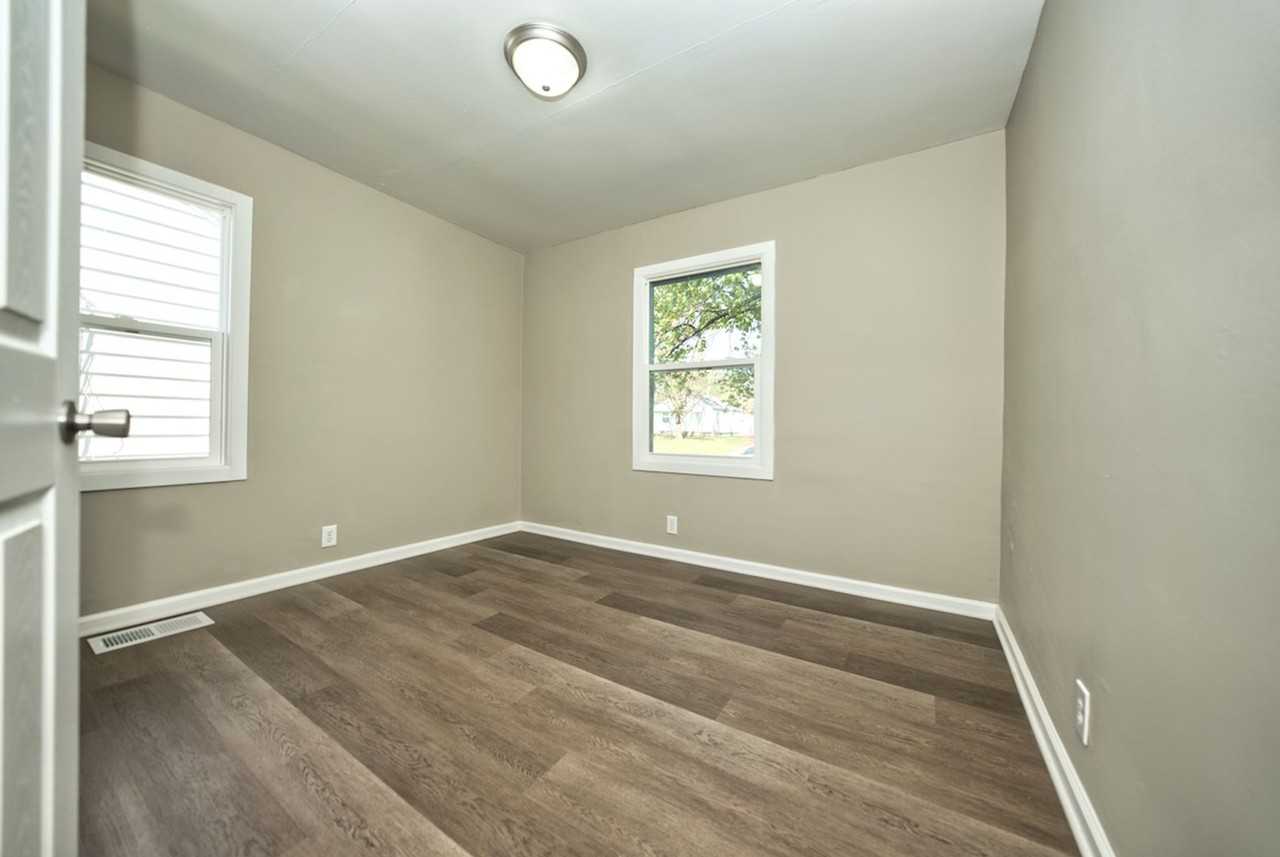 1722 N Euclid Ave - Photo 3 of 12