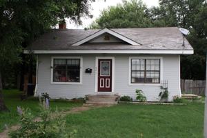 featured image of 301 Highlands St