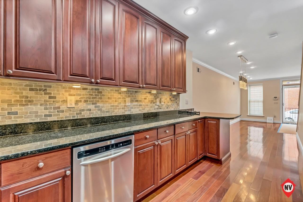 705 Van Lill St - Photo 4 of 16