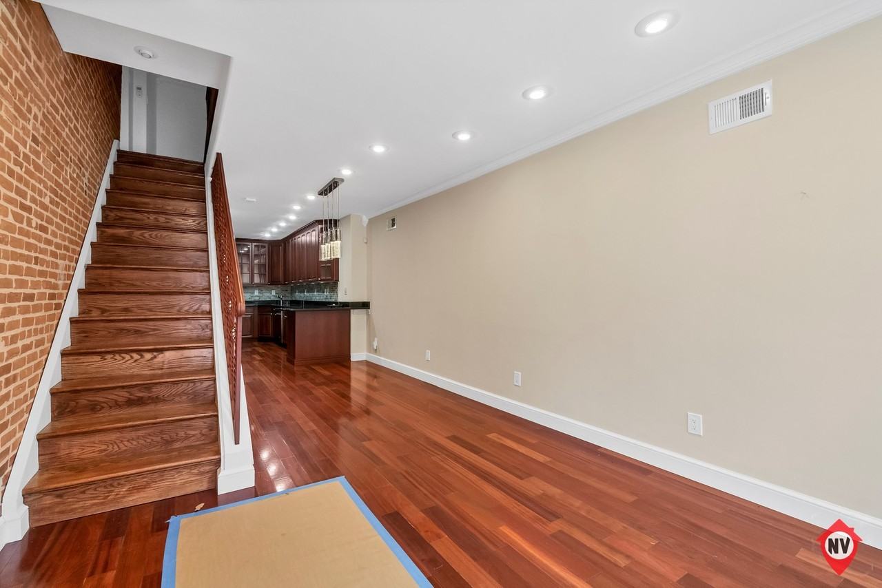705 Van Lill St - Photo 5 of 16