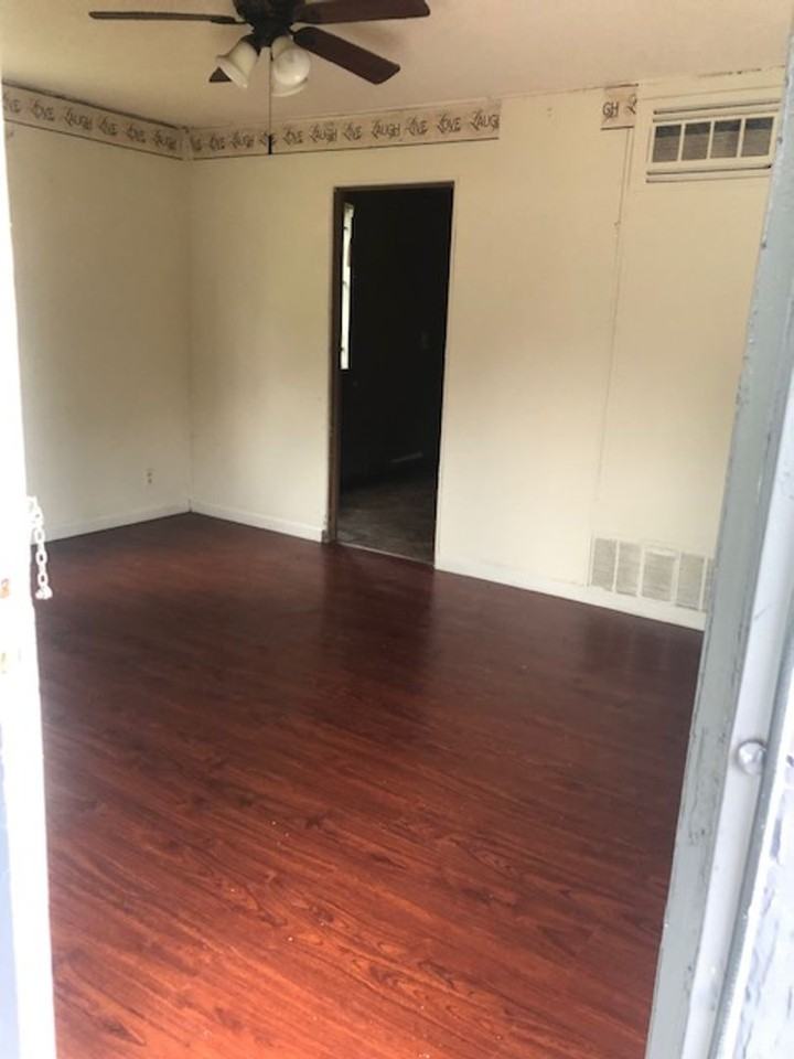 245 Flora St Sw - Photo 2 of 6