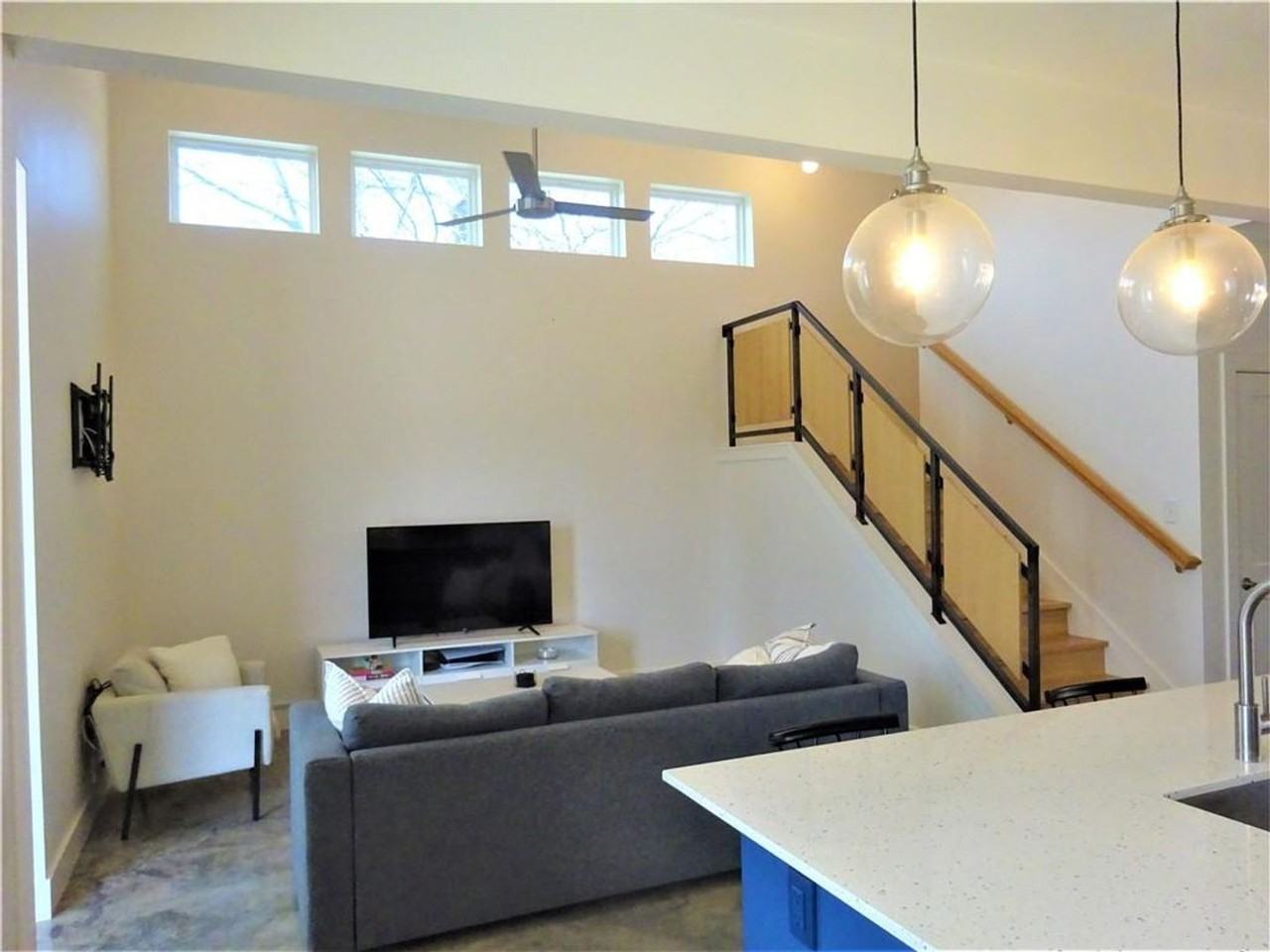 602 W Odell St - Photo 5 of 21