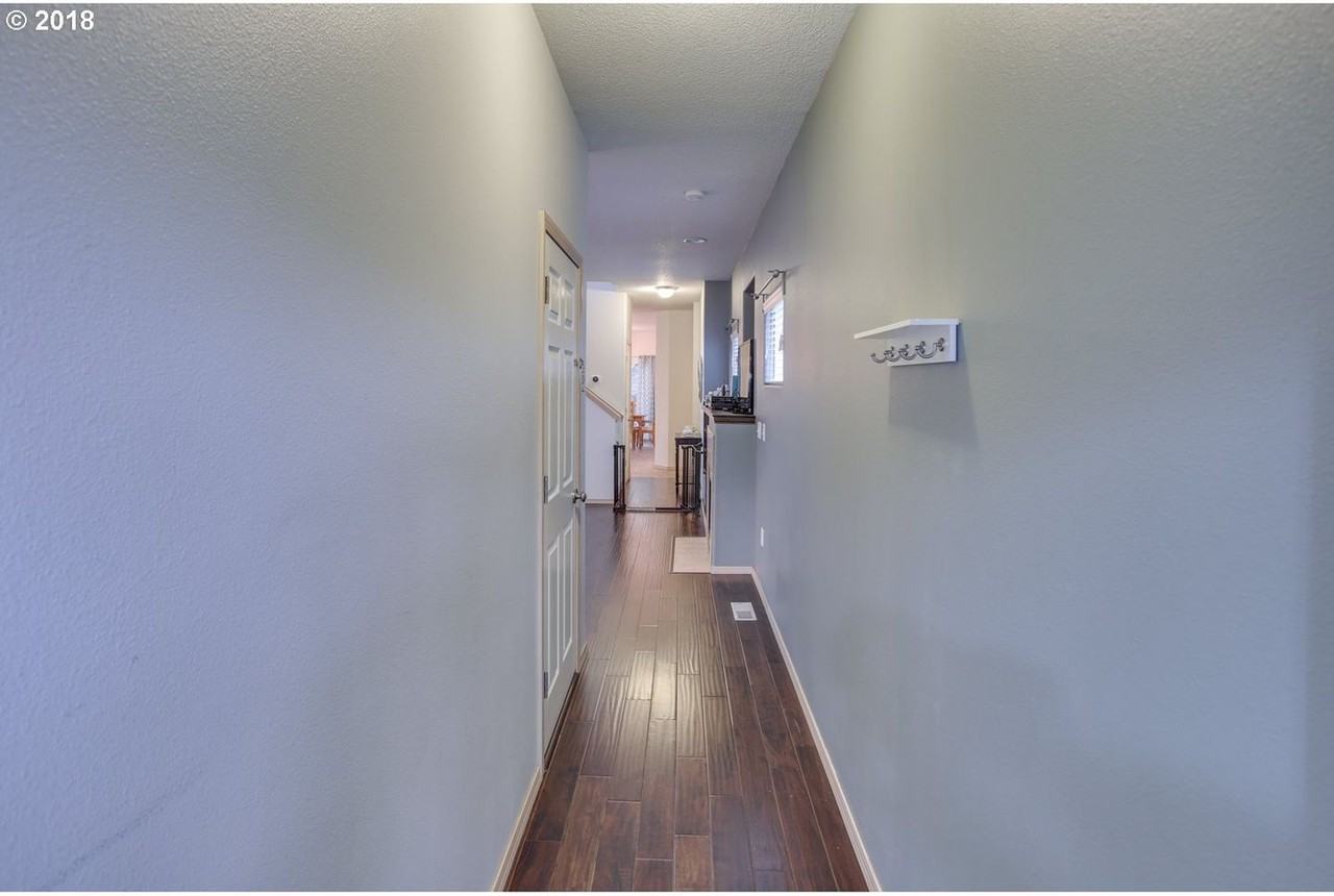 8800 N Drummond Ave - Photo 2 of 32