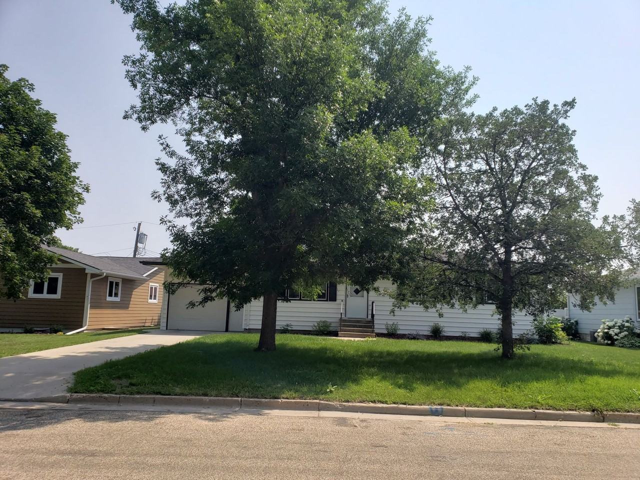 1021 5th Ave Sw - Photo 2 of 41