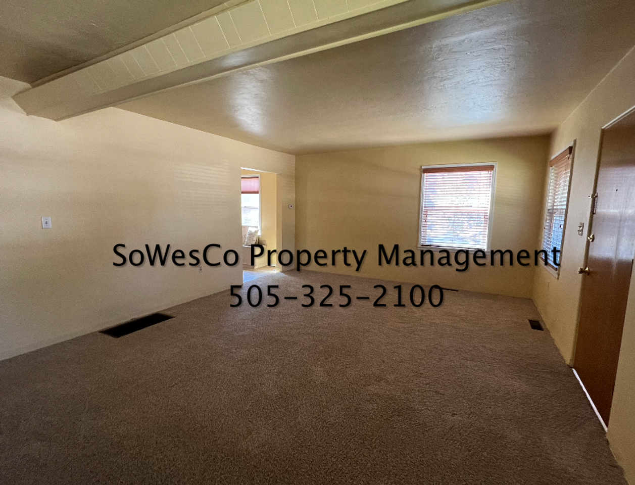 318 S Church Ave - Photo 3 of 17