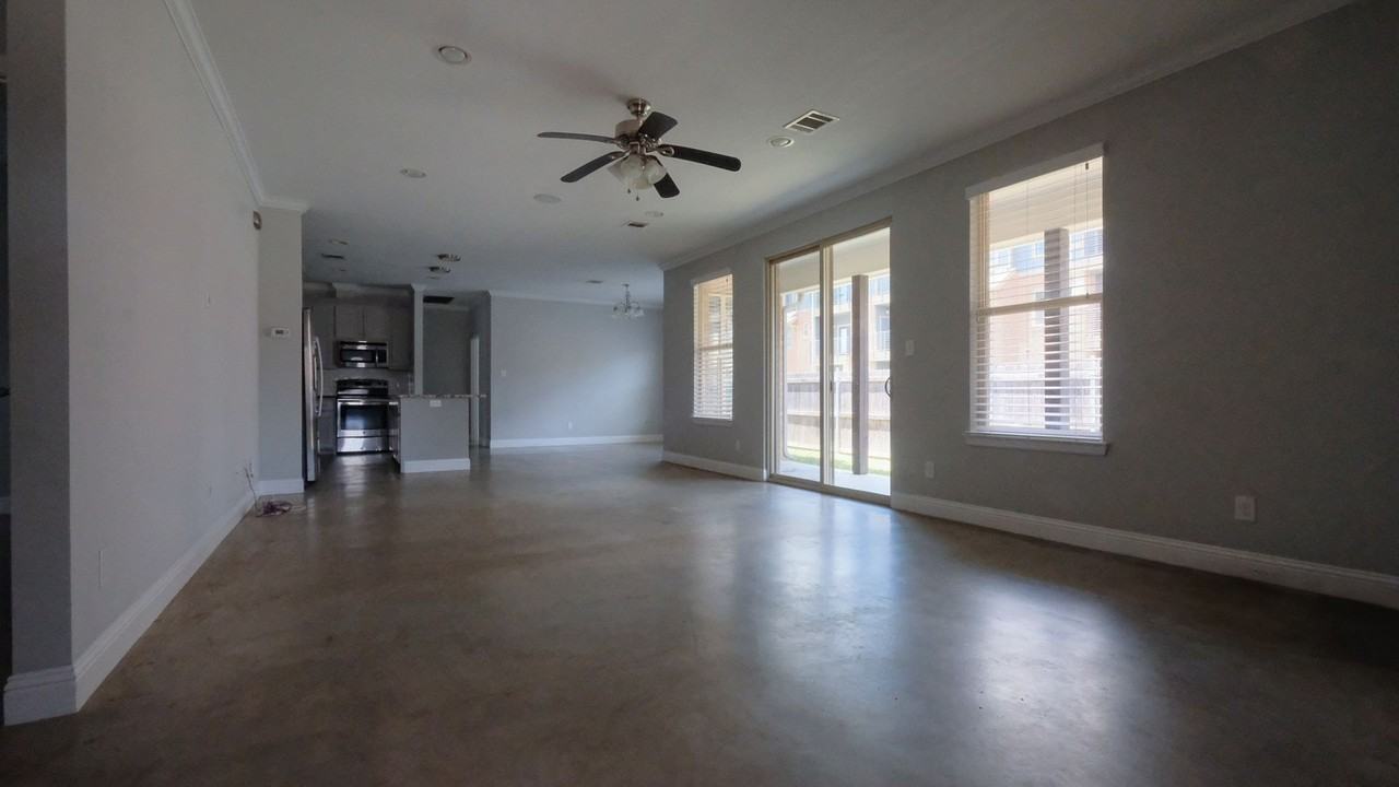 2700 Gordon Ave - Photo 2 of 16