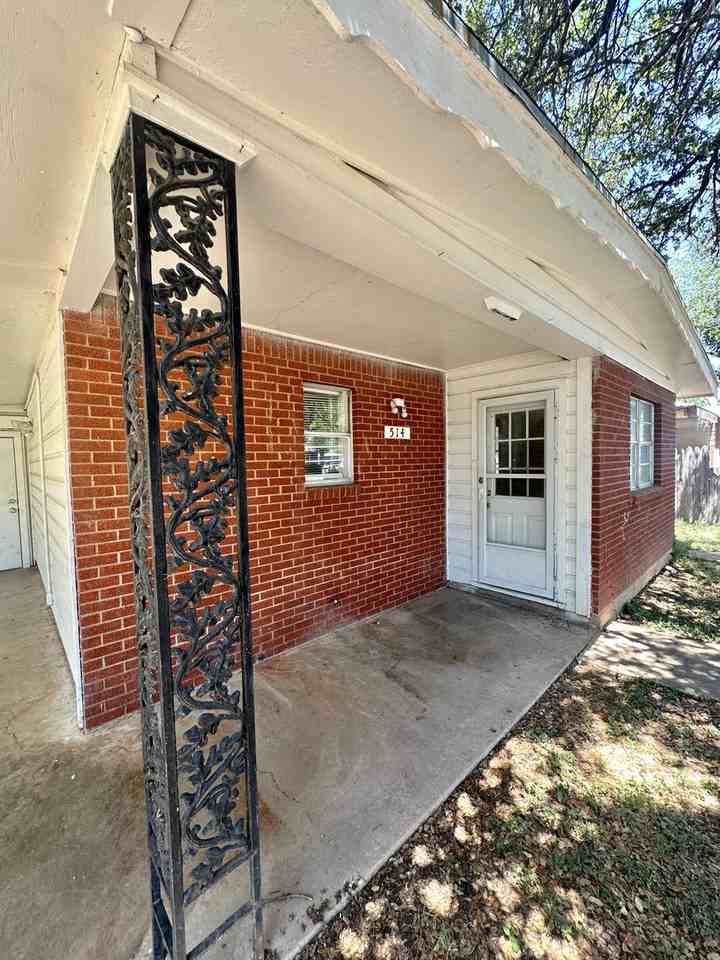 514 E 39th St - Photo 3 of 3