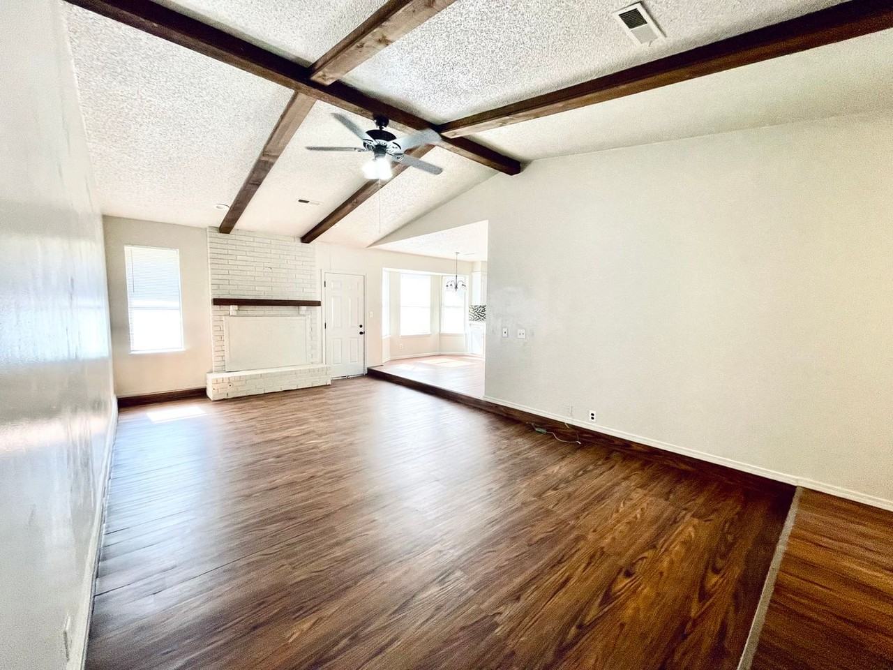 13508 S Hickory Pl - Photo 2 of 17