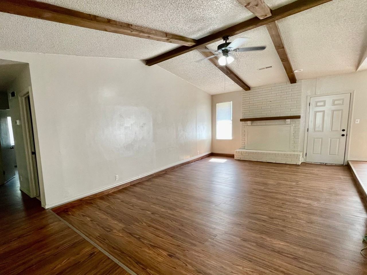 13508 S Hickory Pl - Photo 3 of 17