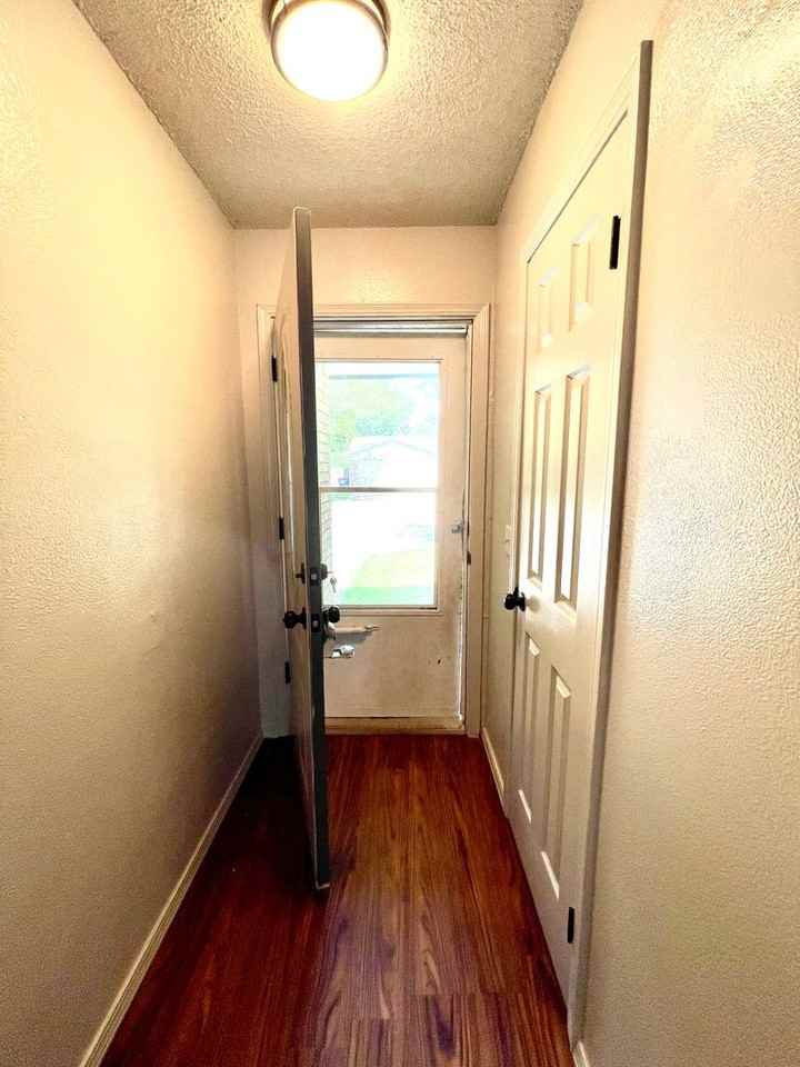 13508 S Hickory Pl - Photo 4 of 17