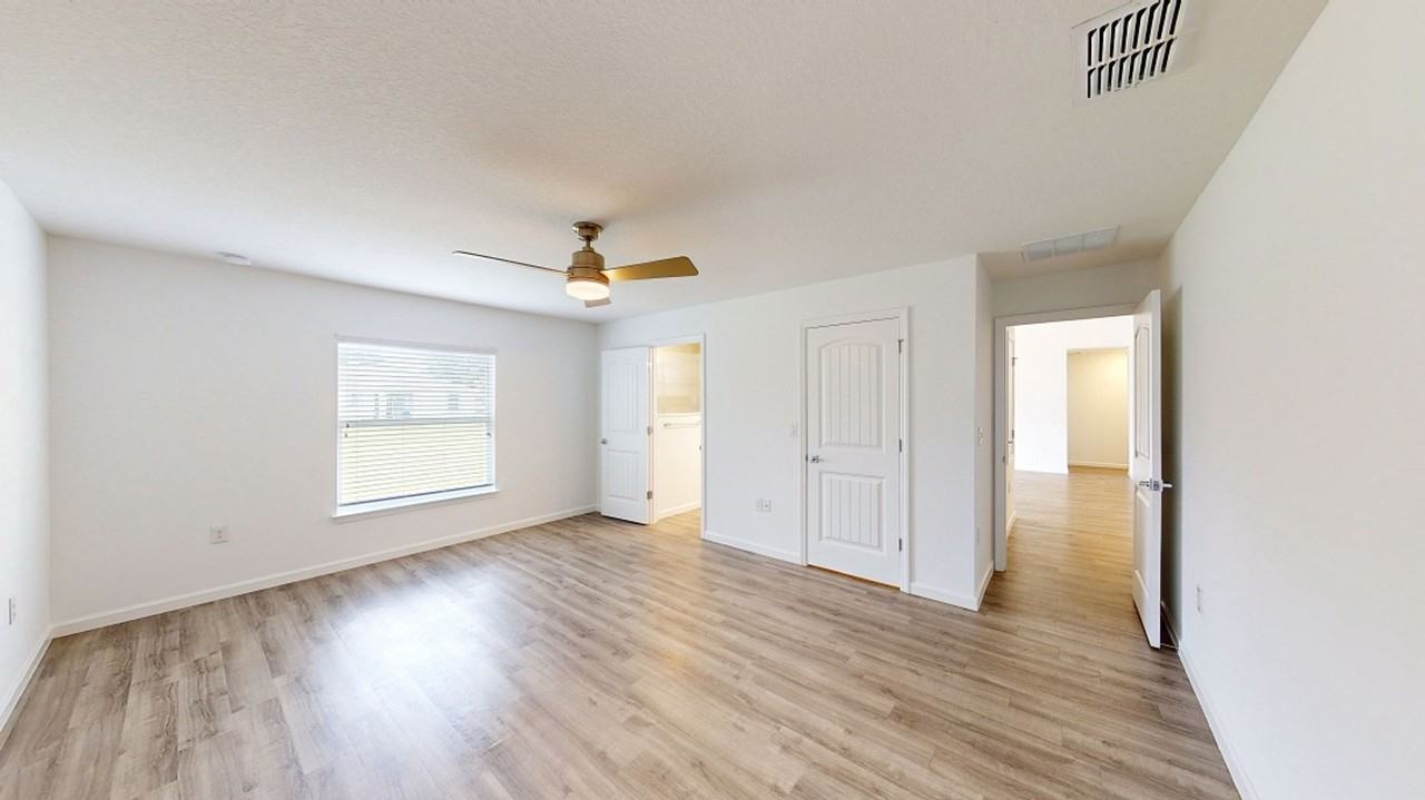 25 Wheatfield Dr - Photo 4 of 10