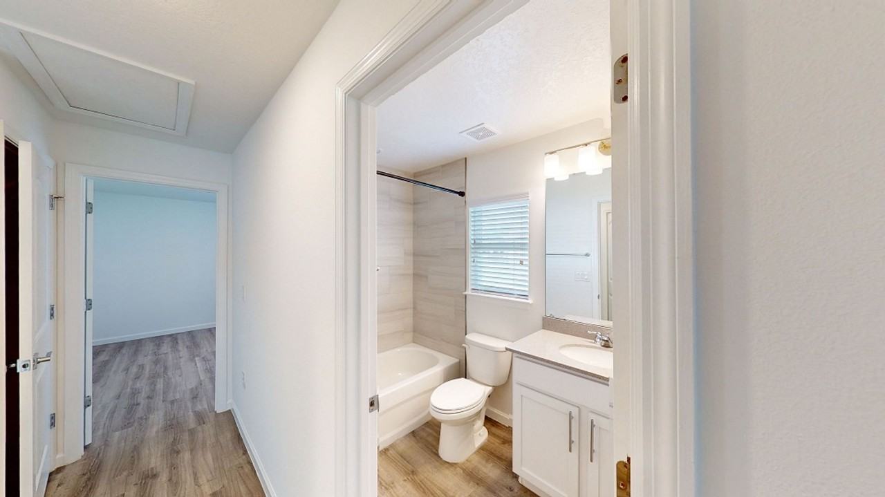 25 Wheatfield Dr - Photo 6 of 10