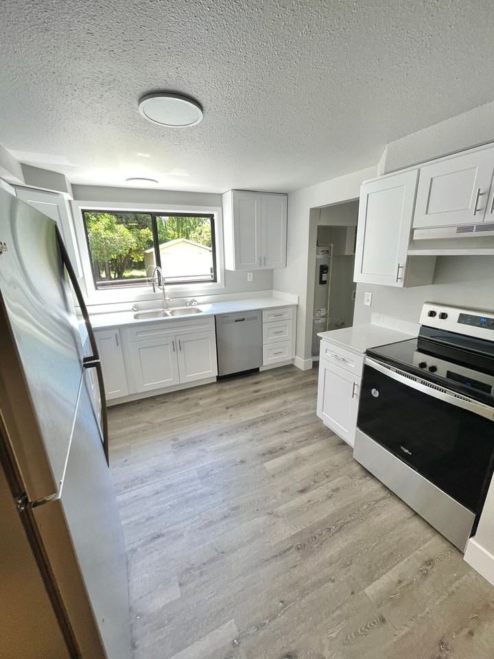 3109 Birchwood Ave - Photo 4 of 18