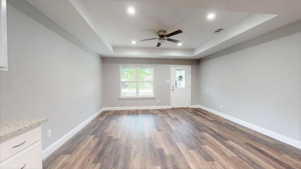 7119 Shallowater Rd - Photo 7 of 17