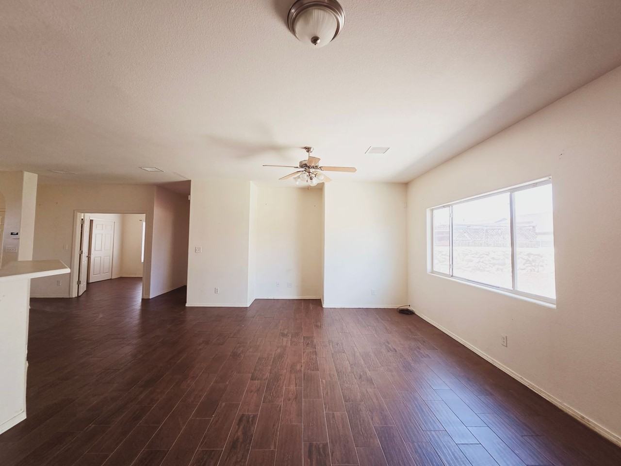 625 Myriam Dr - Photo 3 of 31