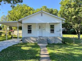featured image of 828 W Talmage St